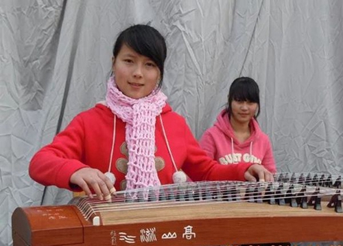 成都翰林職業(yè)技術(shù)學(xué)校古箏