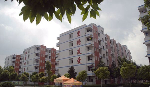 成都指南針職業(yè)技術學校學生公寓2