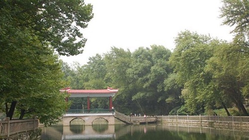 貴州水城礦業(yè)（集團）技工學(xué)校人工湖