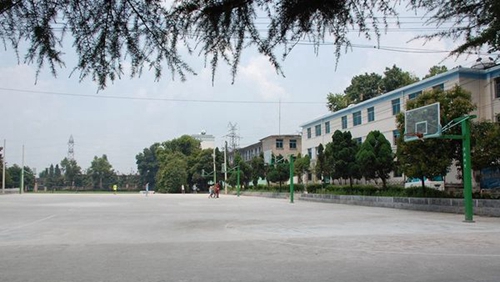 貴州水礦控股集團有限責(zé)任公司技工學(xué)校籃、排球場