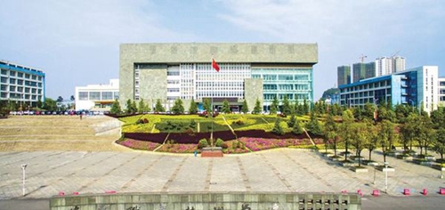 貴陽(yáng)市第一高級(jí)技工學(xué)校大門_1