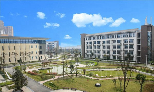 四川省志翔職業(yè)技術學校校園風貌
