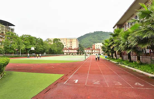 重慶微電子工業(yè)學(xué)校學(xué)校操場