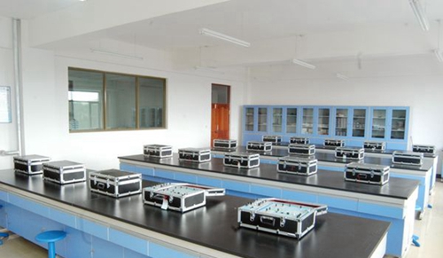 簡陽市機電工程學(xué)校應(yīng)用電子實訓(xùn)室