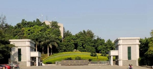 四川省攀枝花衛(wèi)生學(xué)校學(xué)校東門