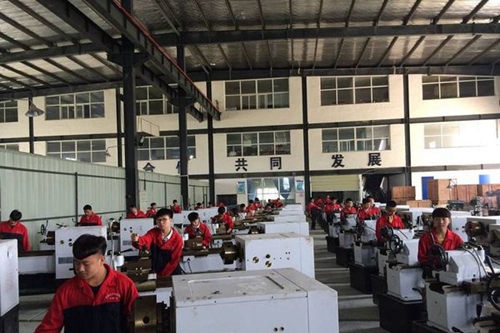 成都電子信息學(xué)校機械專業(yè)實作室