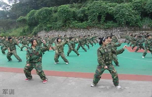 重慶市風景園林技工學校軍訓