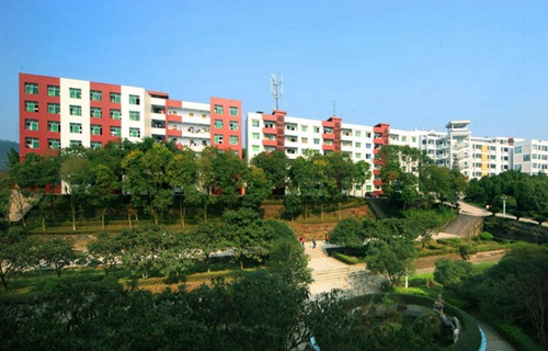 四川省射洪縣職業(yè)中專學(xué)校美麗校園