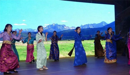 四川省威州民族師范學(xué)校文藝匯演