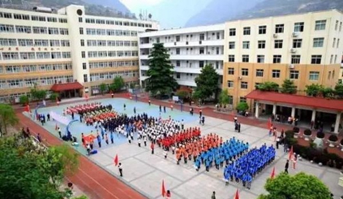 四川省威州民族師范學(xué)校校園風(fēng)貌