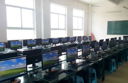凱里市第一中等職業(yè)學校計算機實訓