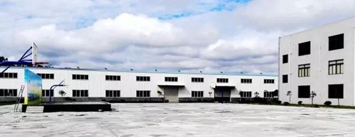 四川射洪旅游學(xué)校后操場