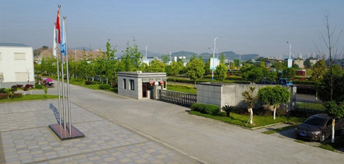 四川射洪旅游學(xué)校前操場