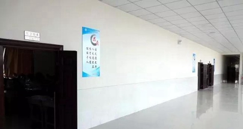 四川射洪旅游學(xué)校教學(xué)大樓過道