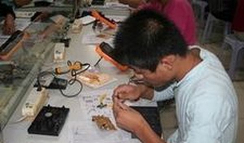 達(dá)州華西職業(yè)技術(shù)學(xué)校電子電工實(shí)作