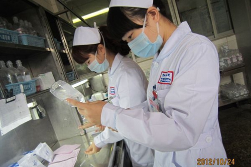 達(dá)州華西職業(yè)技術(shù)學(xué)校護(hù)理專業(yè)學(xué)生實(shí)習(xí)場(chǎng)景