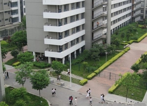達州蕚山職業(yè)技術(shù)學(xué)校校園一角
