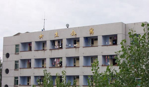 德陽黃許職業(yè)中專學(xué)?，F(xiàn) 女 生 公 寓