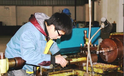 德陽黃許職業(yè)中專學(xué)校學(xué)生動手訓(xùn)練