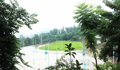 攀枝花市華森職業(yè)學(xué)校校園運(yùn)動(dòng)場(chǎng)