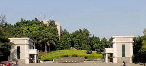 攀枝花市高級技工學(xué)校東門