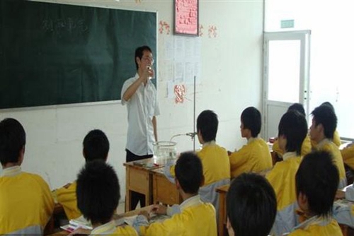 廣安市康泉文化武術(shù)學(xué)校課堂掠影