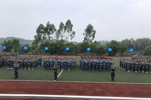 四川省武勝職業(yè)中專學(xué)校軍訓(xùn)展演