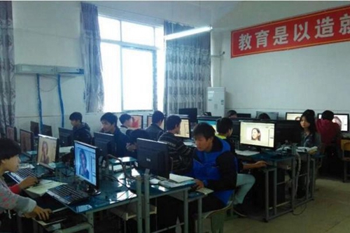 廣安市武勝嘉陵職業(yè)技術(shù)學(xué)校計算機專業(yè)3