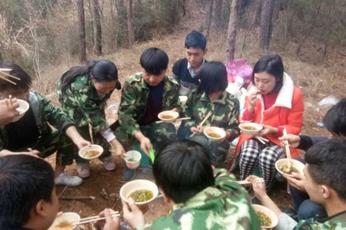 蒼溪嘉陵中等職業(yè)學校其樂融融
