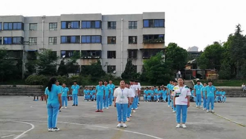 六盤水現(xiàn)代職業(yè)技術(shù)學(xué)?！按笳n間”比賽