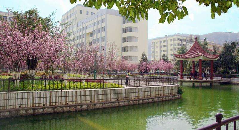 重慶市醫(yī)藥科技學(xué)校2022年報名時間及報名方式