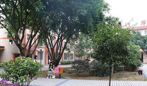 樂山商務(wù)技工學(xué)校校園生活