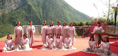 峨邊彝族自治縣職業(yè)高級中學(xué)校琴法與聲樂