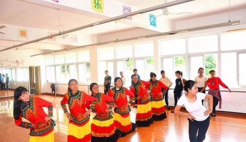峨邊彝族自治縣職業(yè)高級中學(xué)校舞蹈