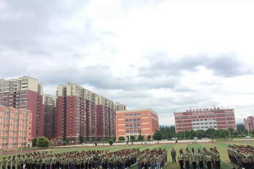 西昌現(xiàn)代職業(yè)技術學校軍訓