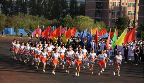 西昌現(xiàn)代職業(yè)技術學校啦啦隊