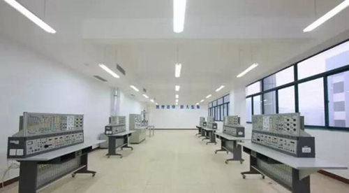 眉山信息工程學(xué)校電工電子實訓(xùn)室