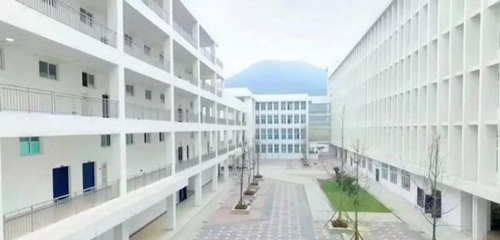 眉山信息工程學(xué)校教學(xué)大樓內(nèi)景