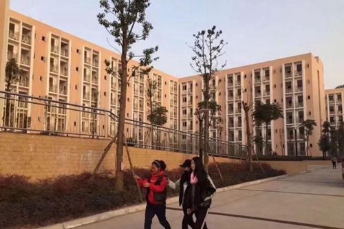 眉山信息工程學(xué)校校園生活