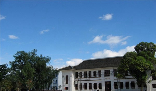 南充交通職業(yè)學(xué)校校園一角