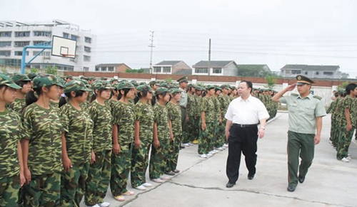 南充電子工業(yè)學(xué)校學(xué)生軍事訓(xùn)練