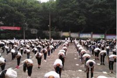 瀘州市天樺職業(yè)技術(shù)學(xué)校感恩父母