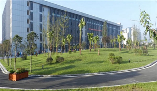 成都德圣中等職業(yè)學(xué)校校園景色