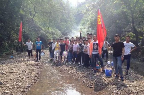 樂山市沙灣職業(yè)高級中學(xué)郊游2