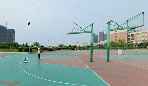 成都航空職業(yè)技術(shù)學(xué)院籃球場