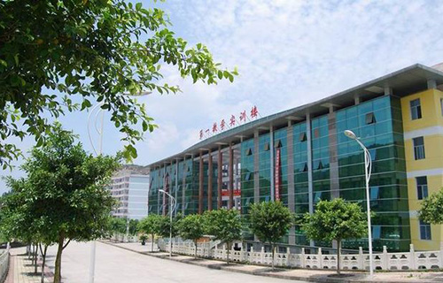 重慶工貿(mào)職業(yè)技術(shù)學(xué)院第一教學(xué)實訓(xùn)樓