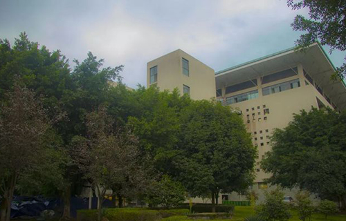 重慶電子工程職業(yè)學院校園一角