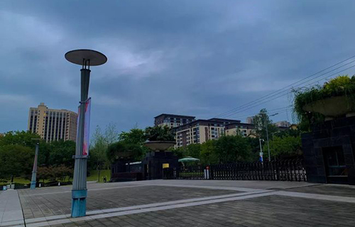 重慶電子工程職業(yè)學院西門外景