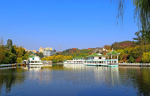重慶信息技術(shù)職業(yè)學院水波蕩漾