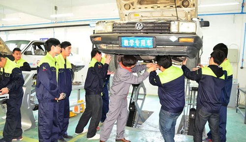四川汽車職業(yè)技術(shù)學(xué)院汽修實(shí)操